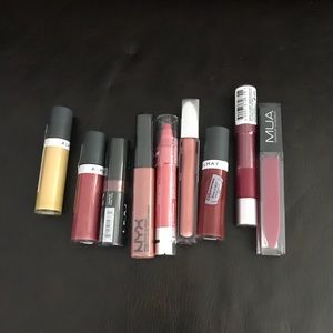 Bundle of lip gloss